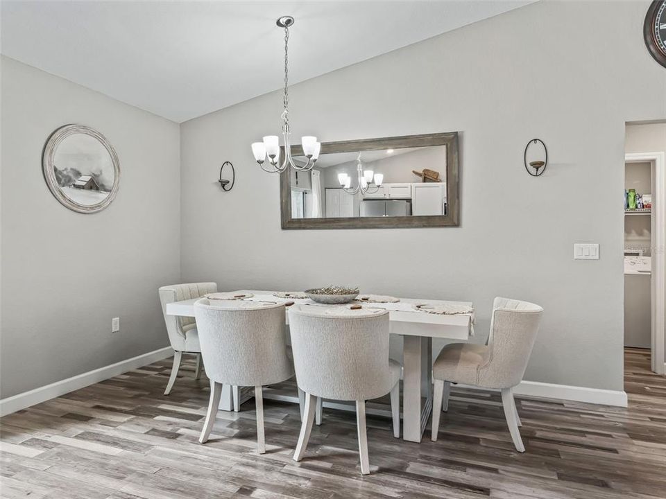 For Sale: $273,000 (3 beds, 2 baths, 1324 Square Feet)