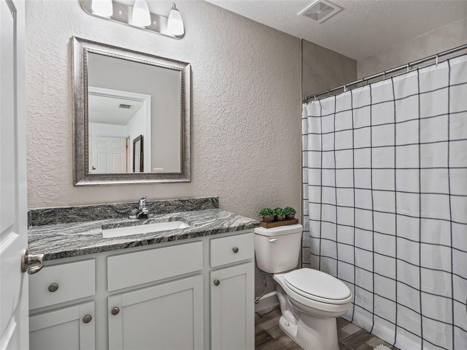 For Sale: $273,000 (3 beds, 2 baths, 1324 Square Feet)