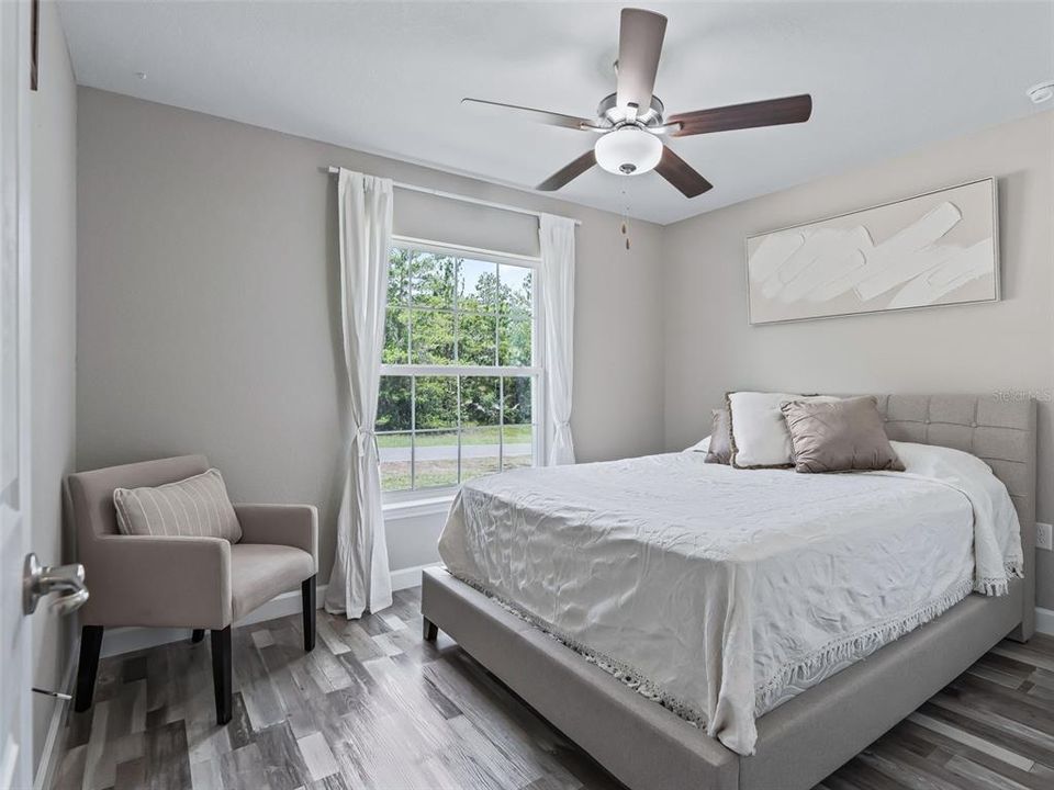 For Sale: $273,000 (3 beds, 2 baths, 1324 Square Feet)