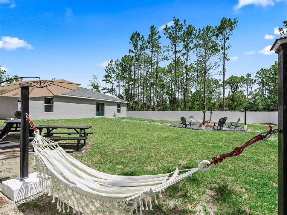 For Sale: $273,000 (3 beds, 2 baths, 1324 Square Feet)