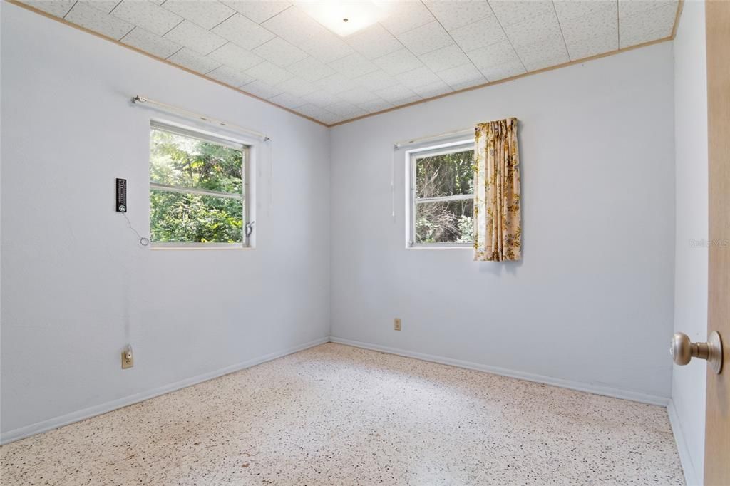 Active With Contract: $300,000 (5 beds, 2 baths, 2216 Square Feet)