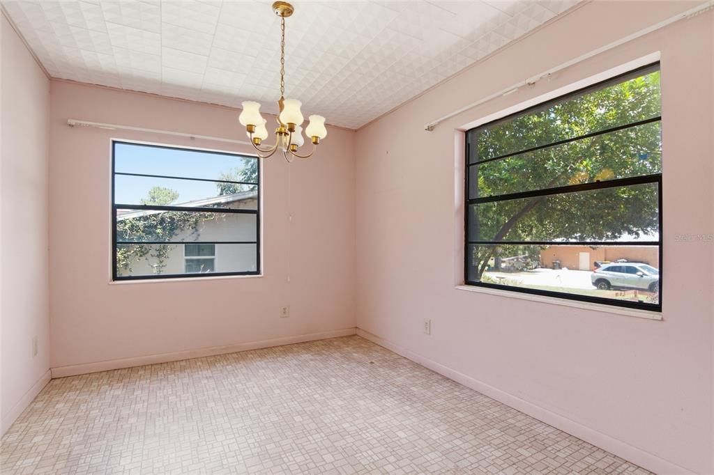 Active With Contract: $300,000 (5 beds, 2 baths, 2216 Square Feet)