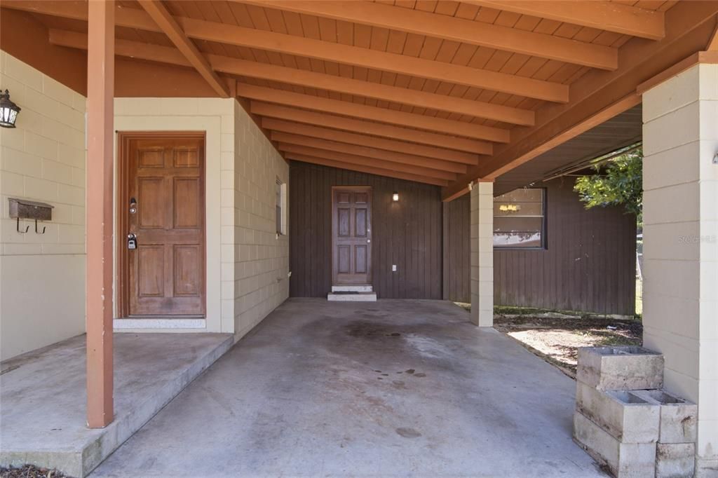 Active With Contract: $300,000 (5 beds, 2 baths, 2216 Square Feet)