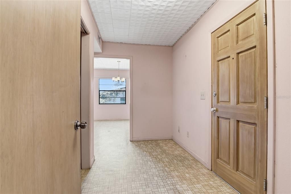 Active With Contract: $300,000 (5 beds, 2 baths, 2216 Square Feet)