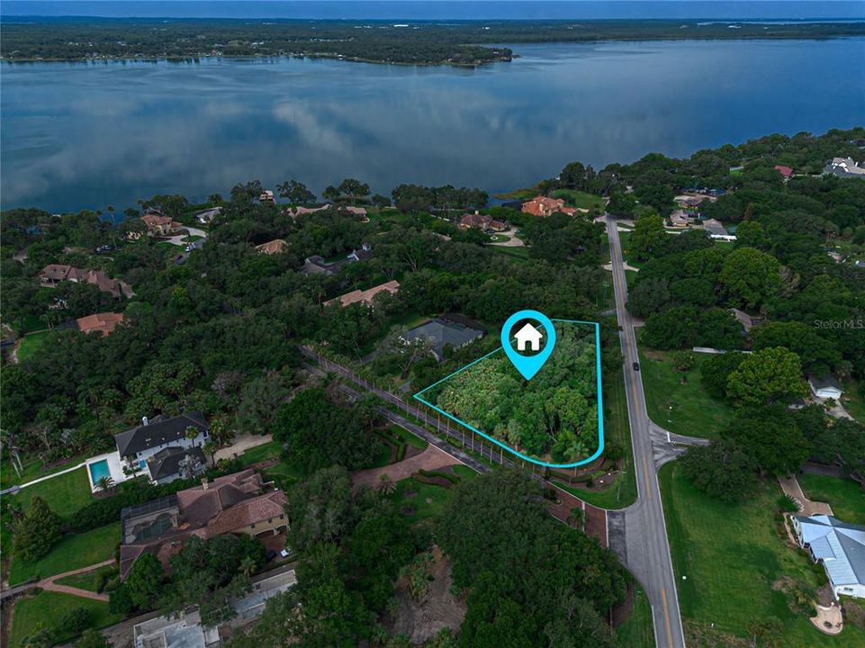 待售: $250,000 (1.04 acres)