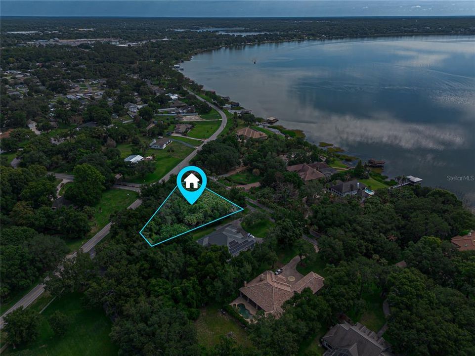 待售: $250,000 (1.04 acres)