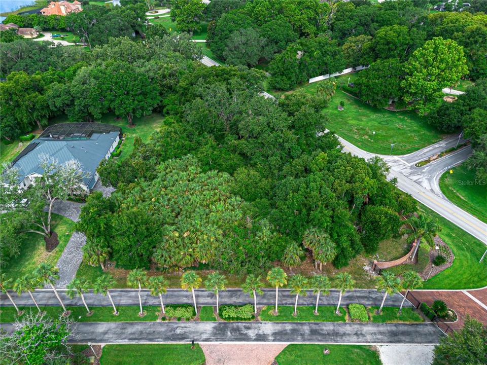 待售: $250,000 (1.04 acres)