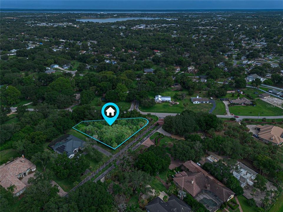 待售: $250,000 (1.04 acres)