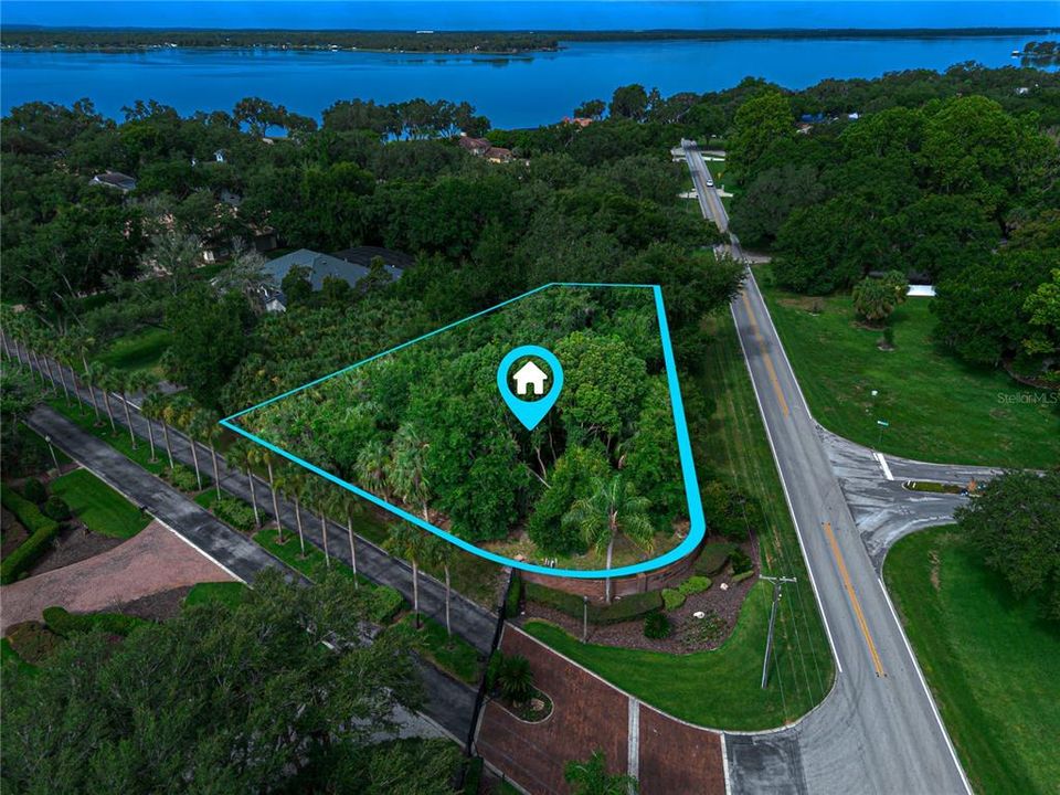 待售: $250,000 (1.04 acres)