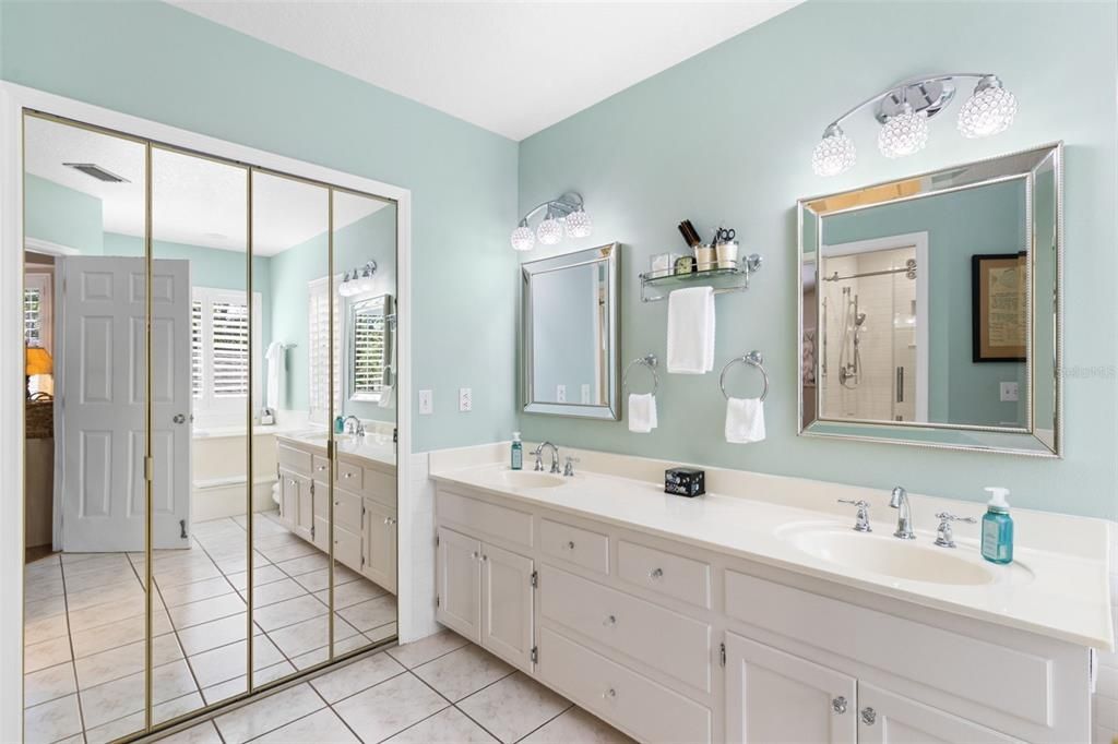 For Sale: $1,300,000 (6 beds, 5 baths, 5195 Square Feet)