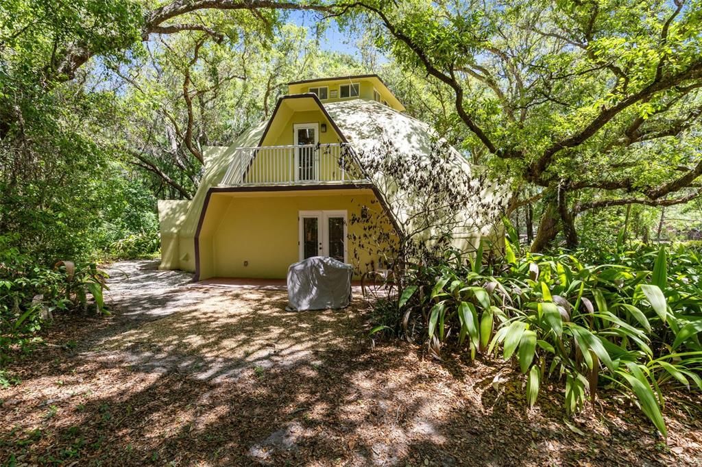 For Sale: $1,300,000 (6 beds, 5 baths, 5195 Square Feet)