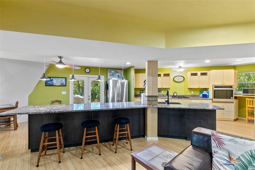 For Sale: $1,300,000 (6 beds, 5 baths, 5195 Square Feet)