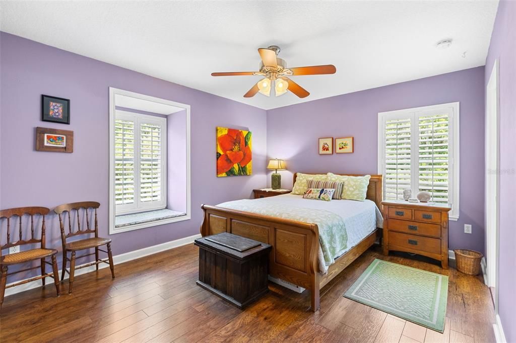 For Sale: $1,300,000 (6 beds, 5 baths, 5195 Square Feet)