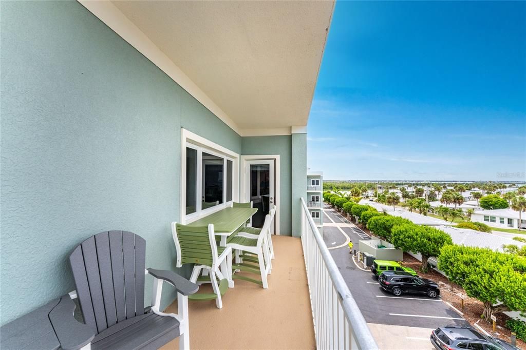 For Sale: $895,000 (2 beds, 2 baths, 1780 Square Feet)