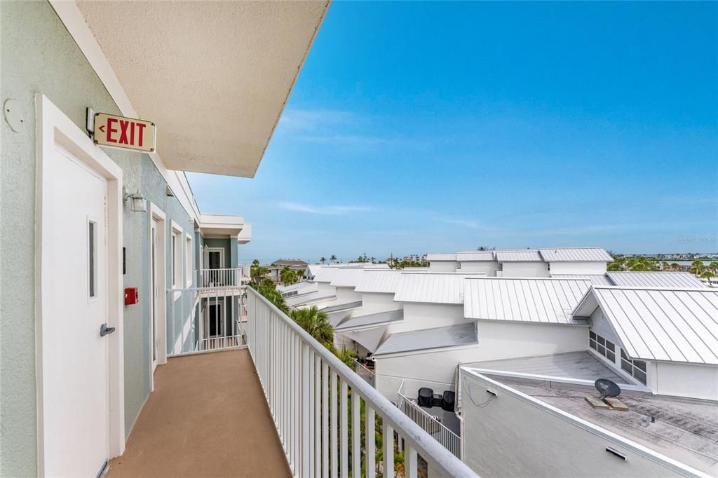For Sale: $895,000 (2 beds, 2 baths, 1780 Square Feet)