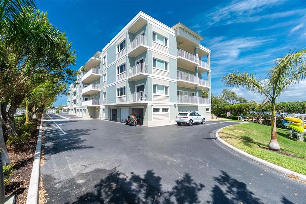 For Sale: $895,000 (2 beds, 2 baths, 1780 Square Feet)