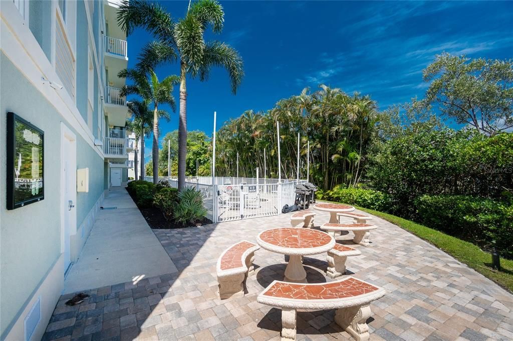 For Sale: $895,000 (2 beds, 2 baths, 1780 Square Feet)