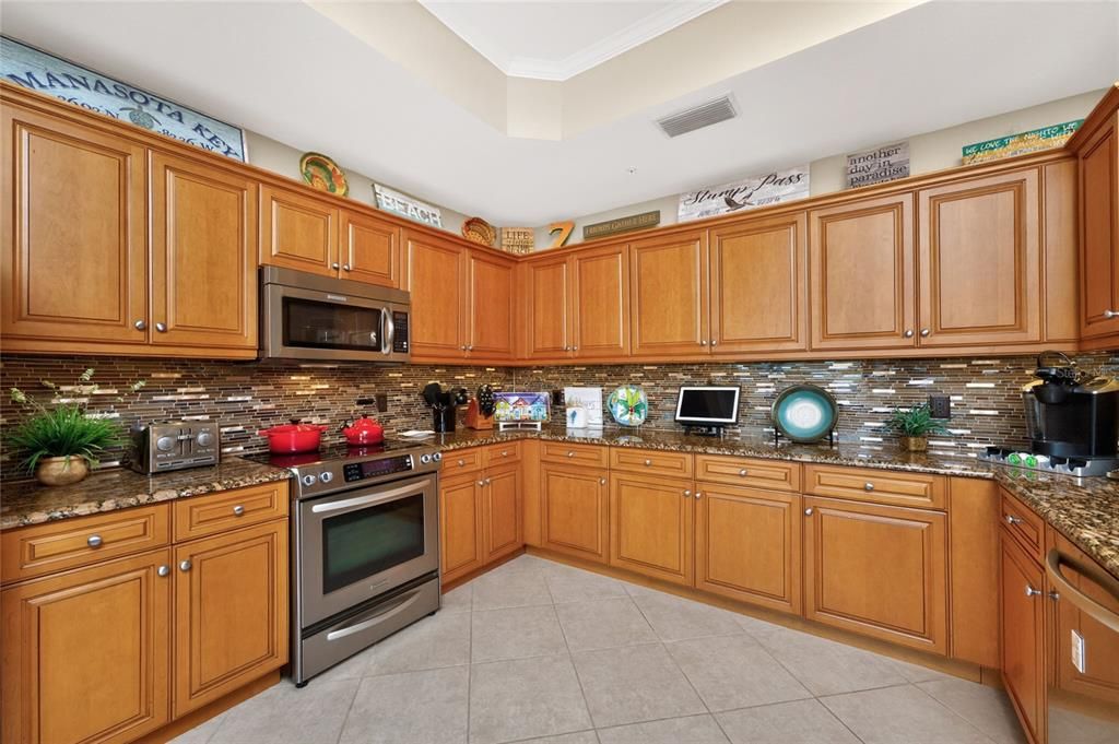 For Sale: $895,000 (2 beds, 2 baths, 1780 Square Feet)