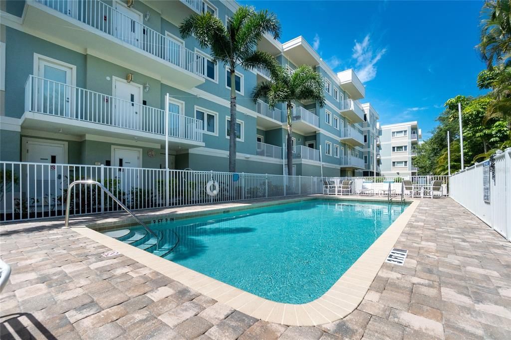 For Sale: $895,000 (2 beds, 2 baths, 1780 Square Feet)