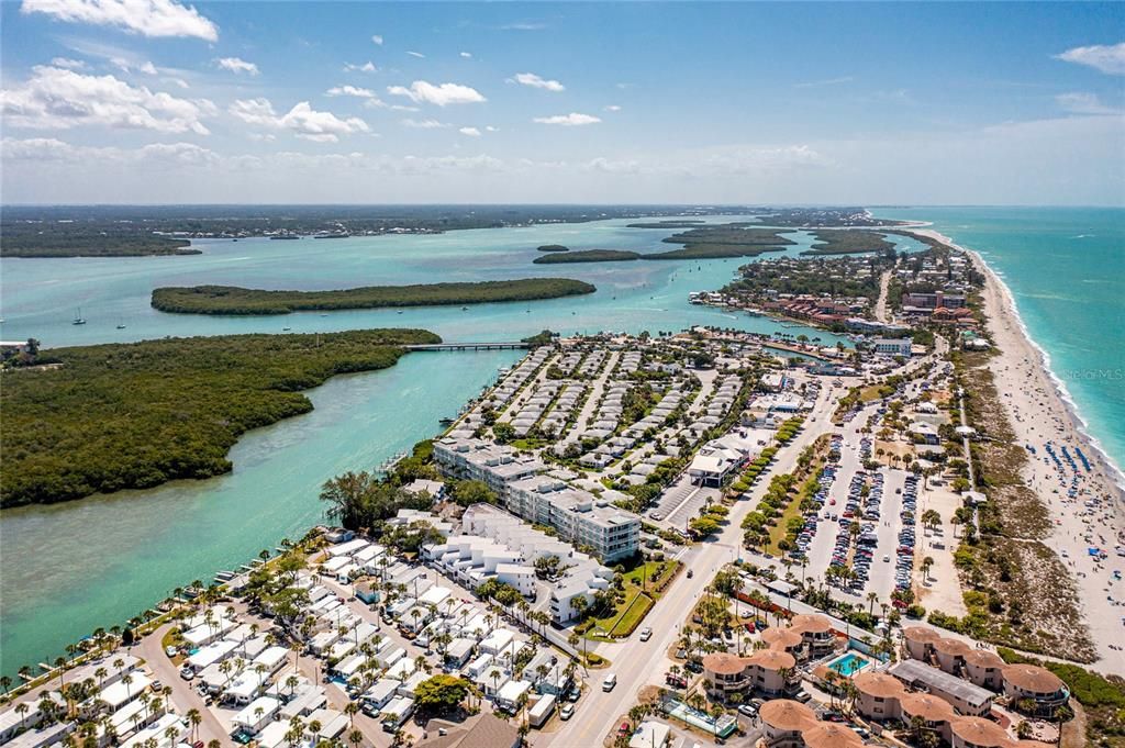 For Sale: $895,000 (2 beds, 2 baths, 1780 Square Feet)