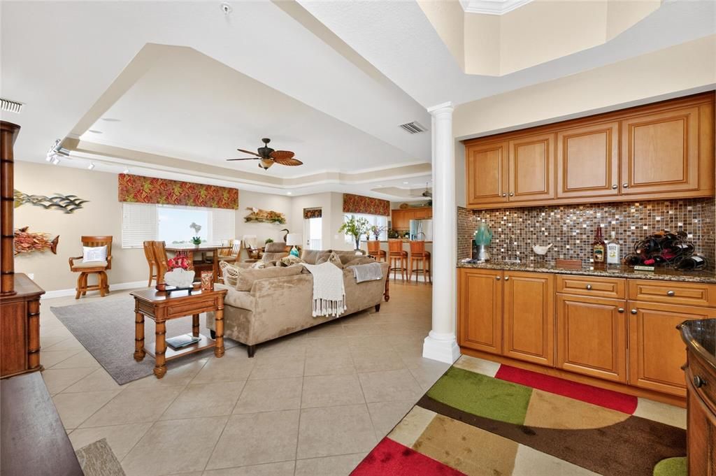 For Sale: $895,000 (2 beds, 2 baths, 1780 Square Feet)