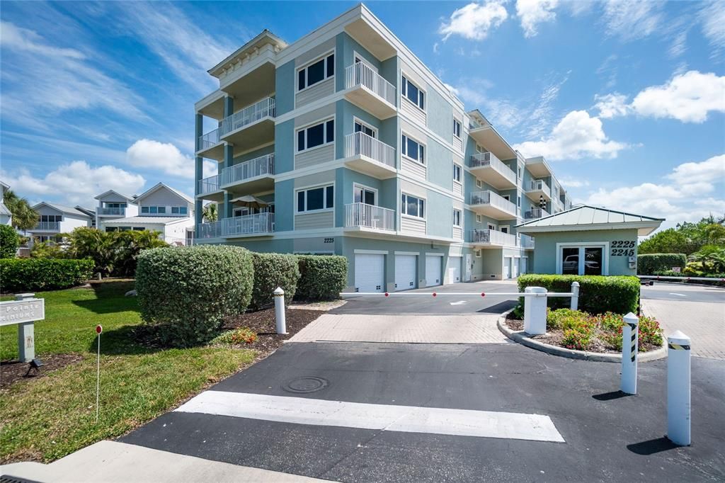 For Sale: $895,000 (2 beds, 2 baths, 1780 Square Feet)