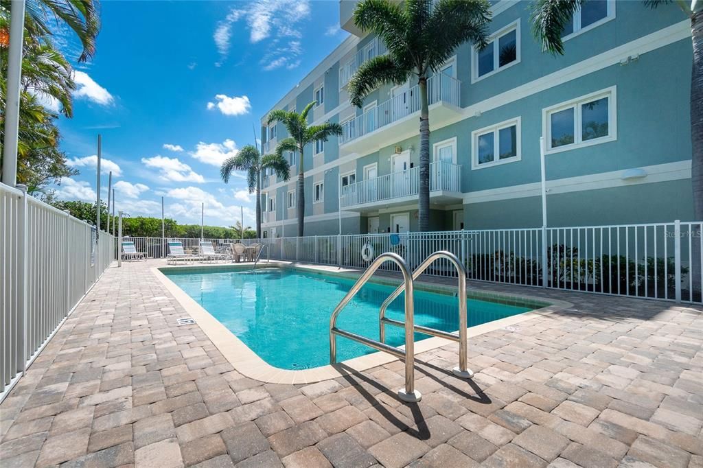 For Sale: $895,000 (2 beds, 2 baths, 1780 Square Feet)