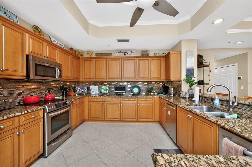 For Sale: $895,000 (2 beds, 2 baths, 1780 Square Feet)