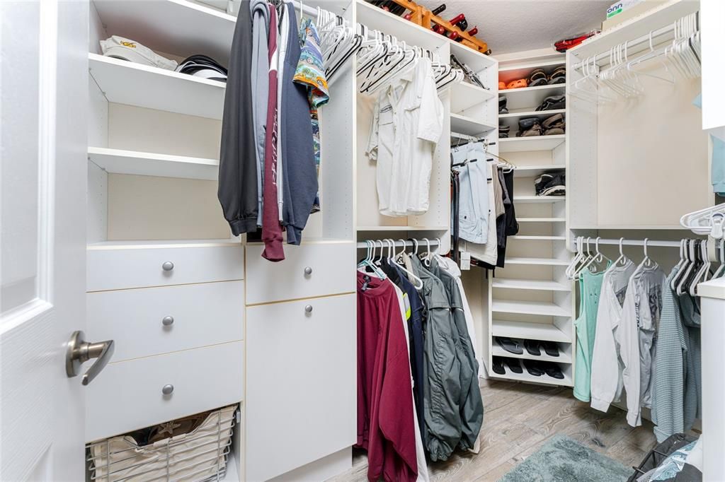 For Sale: $895,000 (2 beds, 2 baths, 1780 Square Feet)