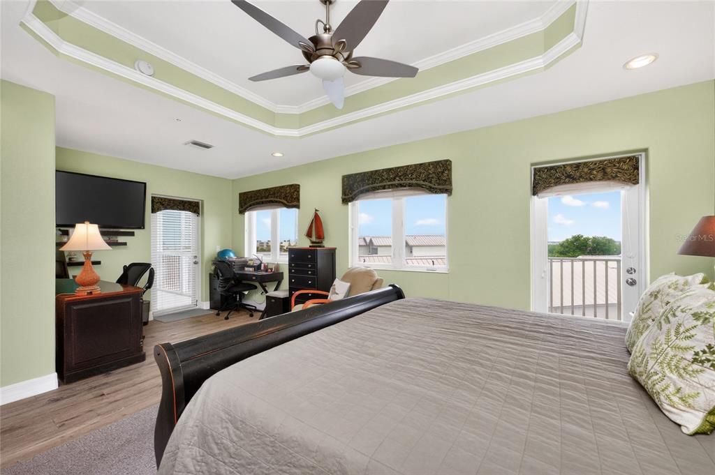 For Sale: $895,000 (2 beds, 2 baths, 1780 Square Feet)