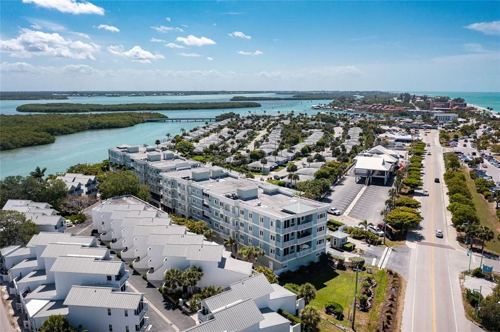 For Sale: $895,000 (2 beds, 2 baths, 1780 Square Feet)