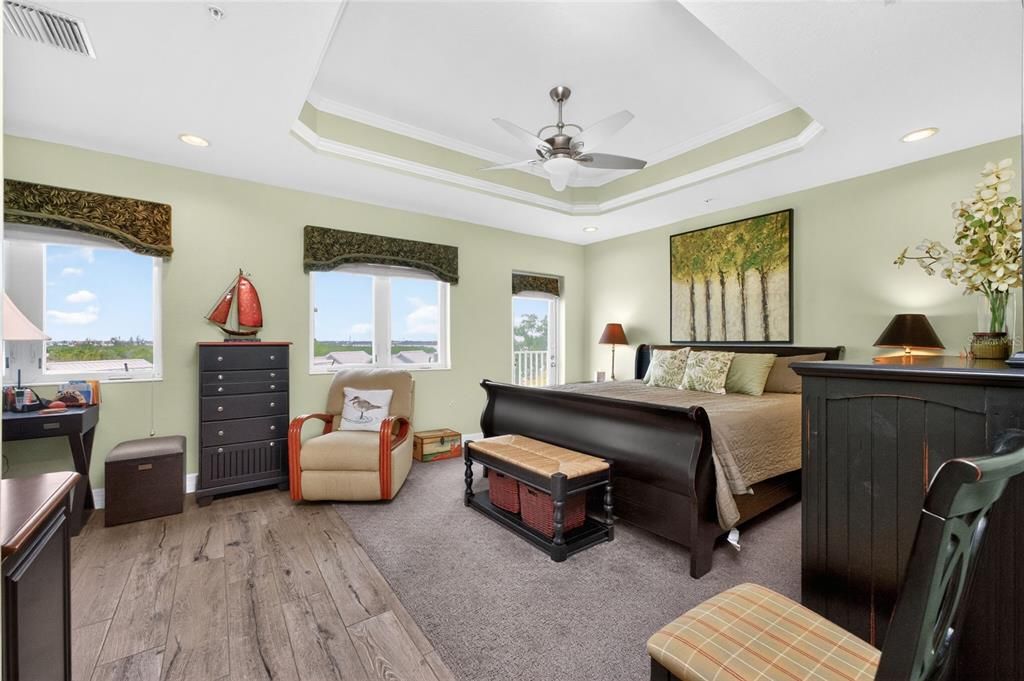 For Sale: $895,000 (2 beds, 2 baths, 1780 Square Feet)