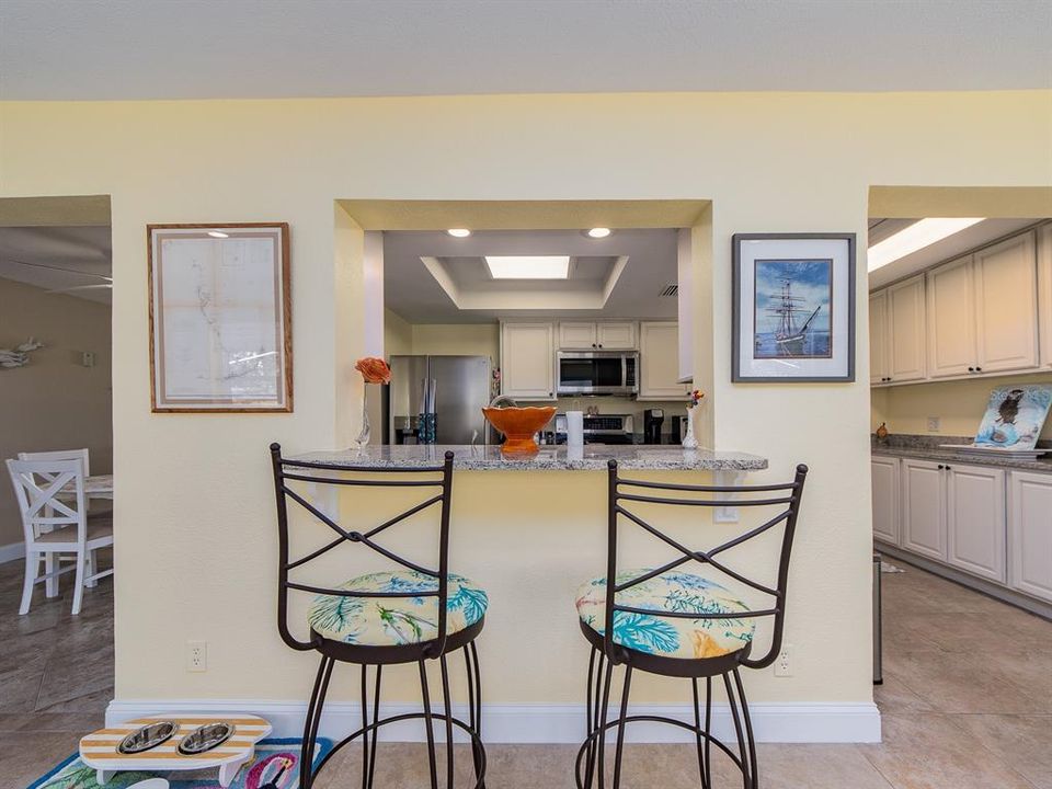 For Sale: $389,000 (2 beds, 2 baths, 1267 Square Feet)