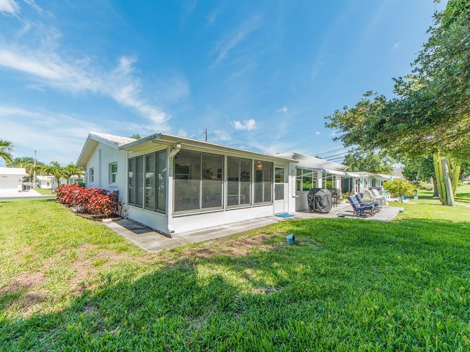 For Sale: $389,000 (2 beds, 2 baths, 1267 Square Feet)