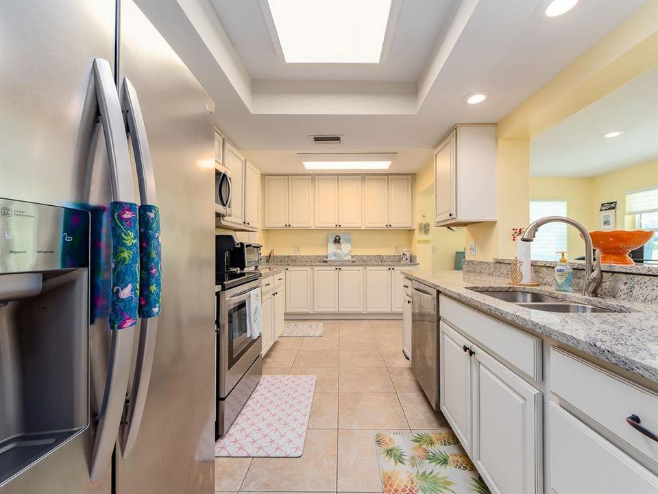 For Sale: $389,000 (2 beds, 2 baths, 1267 Square Feet)