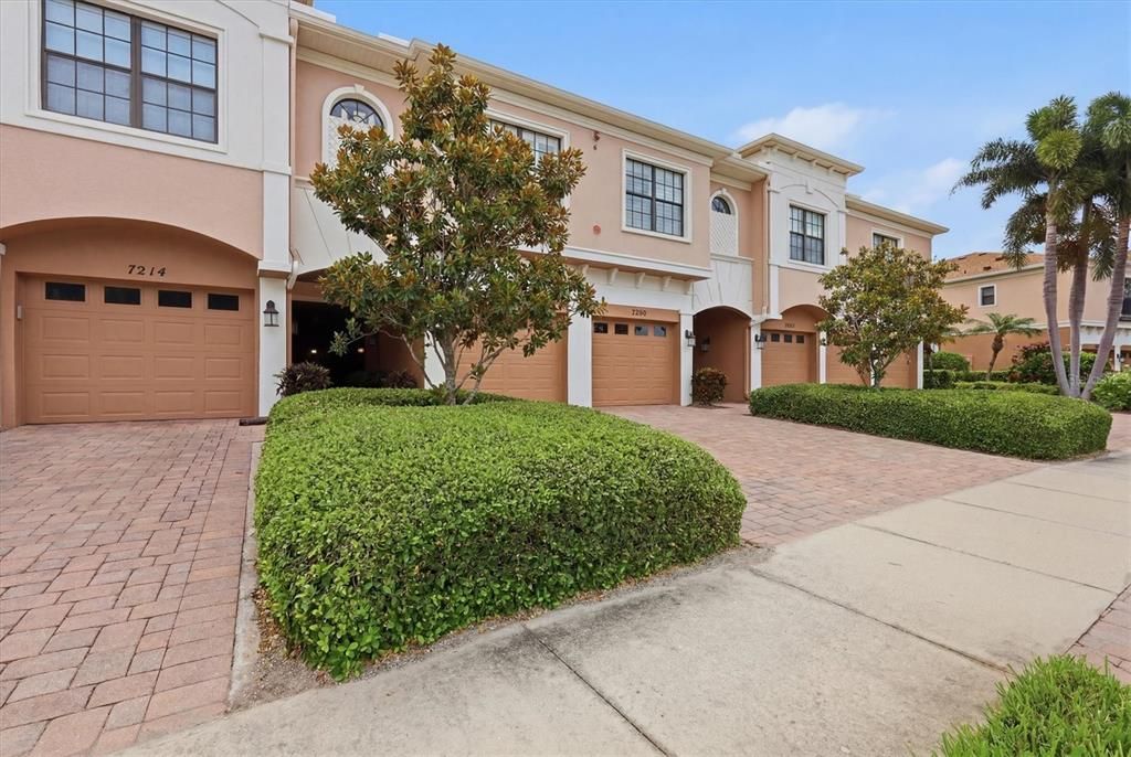 For Sale: $359,900 (3 beds, 2 baths, 1520 Square Feet)