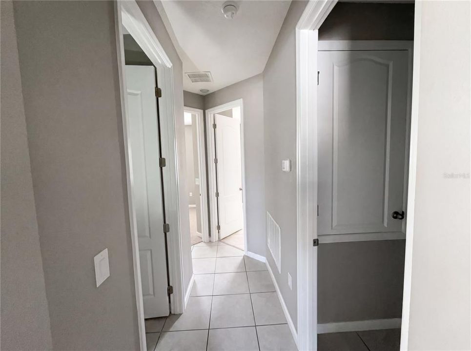 На продажу: $365,000 (4 спален, 2 ванн, 1843 Квадратных фут)