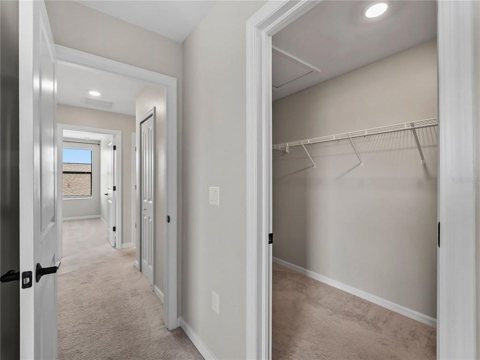 For Sale: $399,999 (4 beds, 3 baths, 2522 Square Feet)