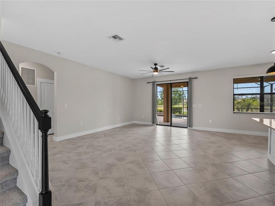 For Sale: $399,999 (4 beds, 3 baths, 2522 Square Feet)