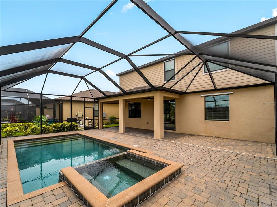 For Sale: $399,999 (4 beds, 3 baths, 2522 Square Feet)