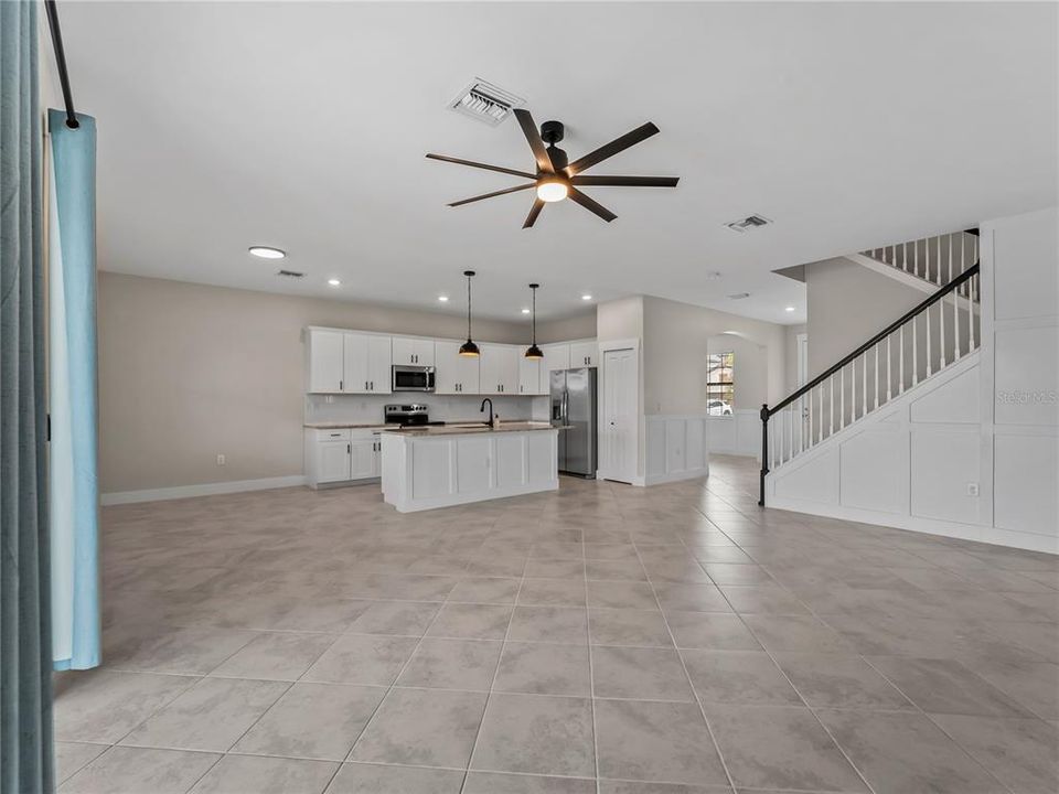 For Sale: $399,999 (4 beds, 3 baths, 2522 Square Feet)