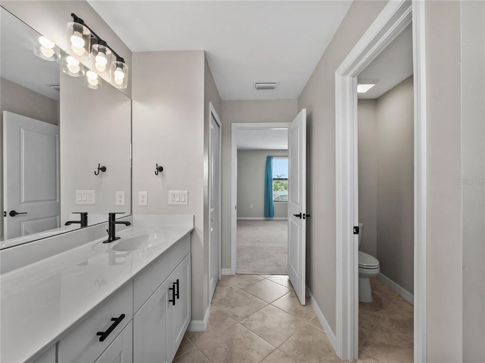 For Sale: $399,999 (4 beds, 3 baths, 2522 Square Feet)