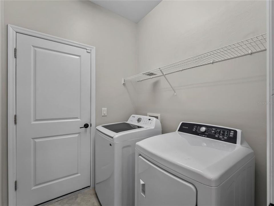 For Sale: $399,999 (4 beds, 3 baths, 2522 Square Feet)