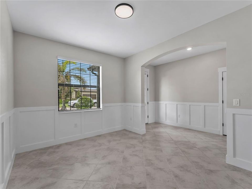 For Sale: $399,999 (4 beds, 3 baths, 2522 Square Feet)