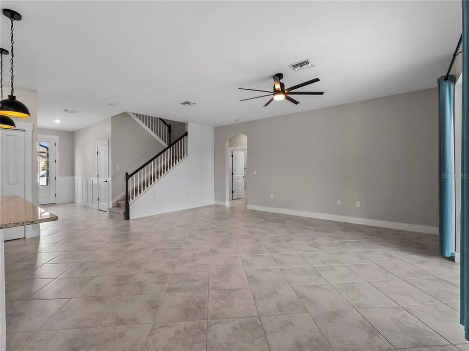 For Sale: $399,999 (4 beds, 3 baths, 2522 Square Feet)