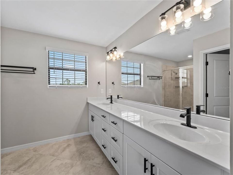 For Sale: $399,999 (4 beds, 3 baths, 2522 Square Feet)