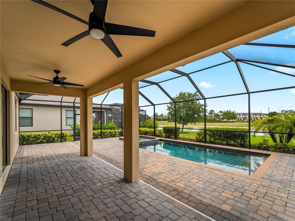 For Sale: $399,999 (4 beds, 3 baths, 2522 Square Feet)