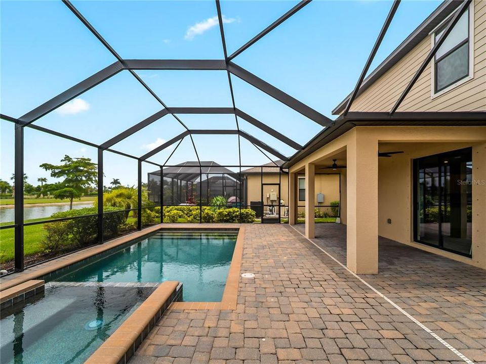 For Sale: $399,999 (4 beds, 3 baths, 2522 Square Feet)