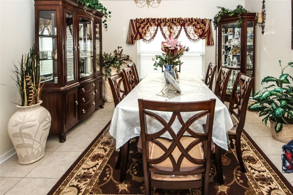 En Venta: $379,200 (4 camas, 2 baños, 2082 Pies cuadrados)