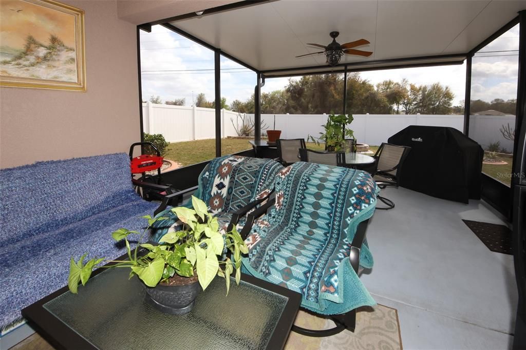 En Venta: $379,200 (4 camas, 2 baños, 2082 Pies cuadrados)